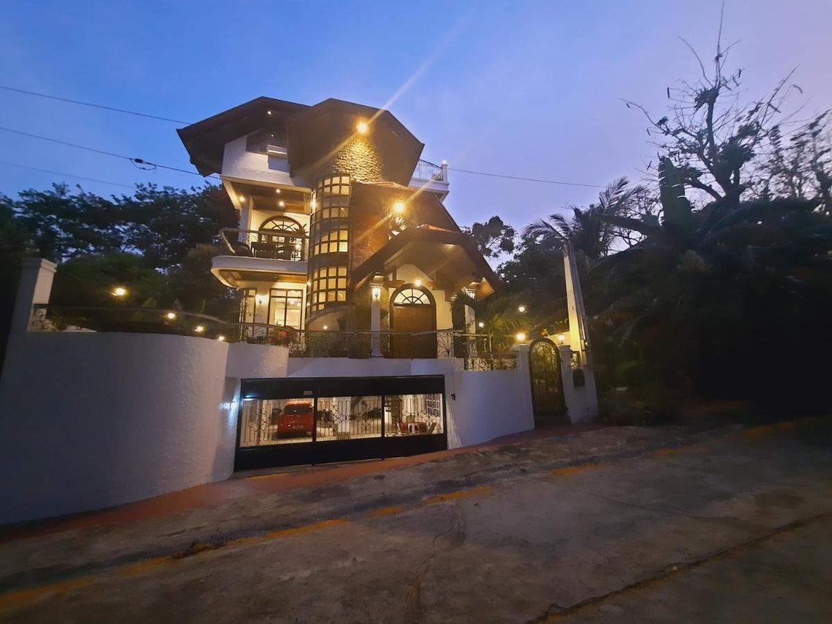 El Castillo Bed And Breakfast Angono Exterior photo