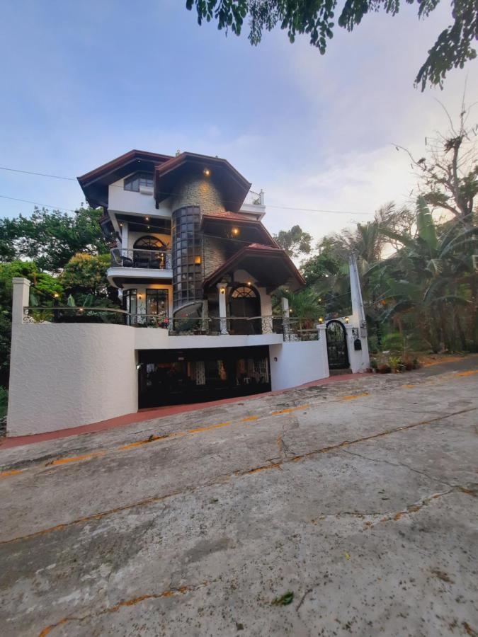 El Castillo Bed And Breakfast Angono Exterior photo