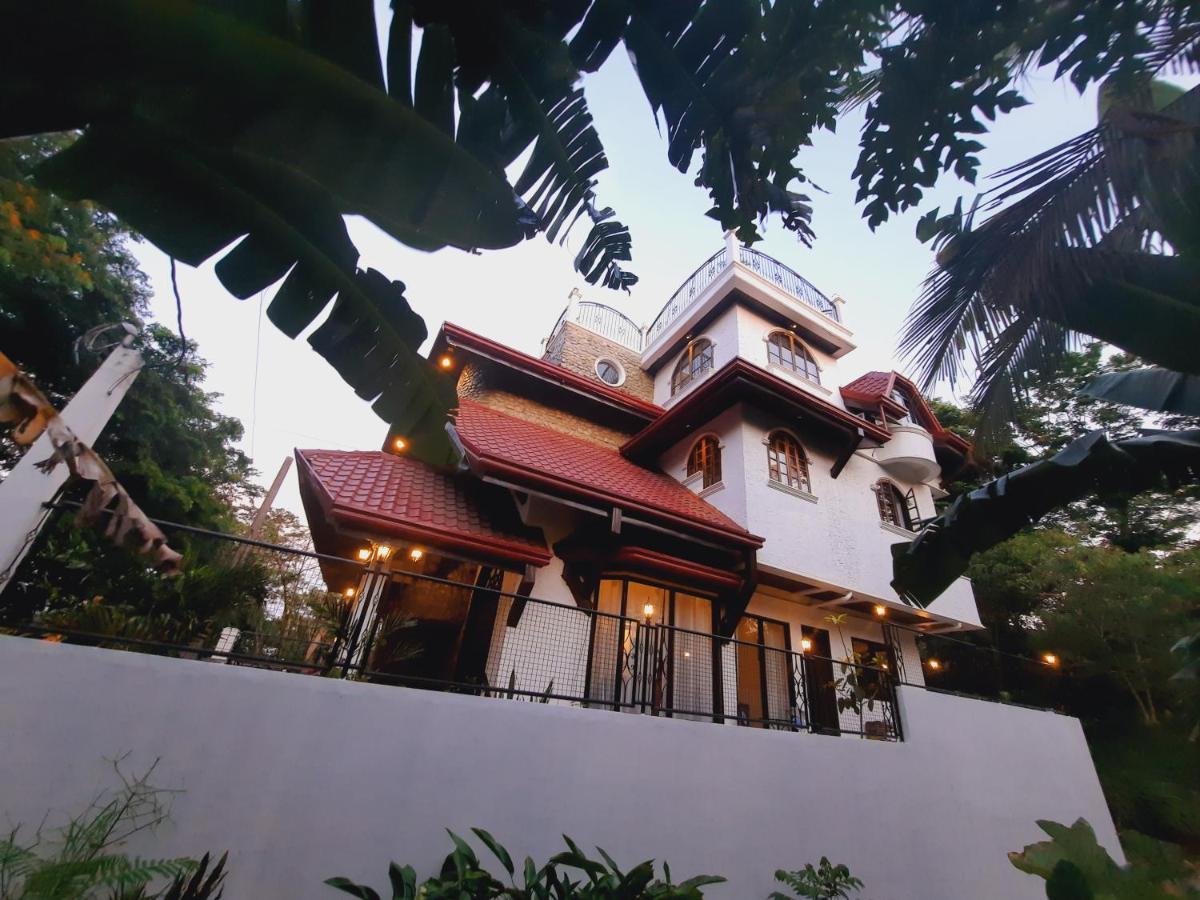 El Castillo Bed And Breakfast Angono Exterior photo