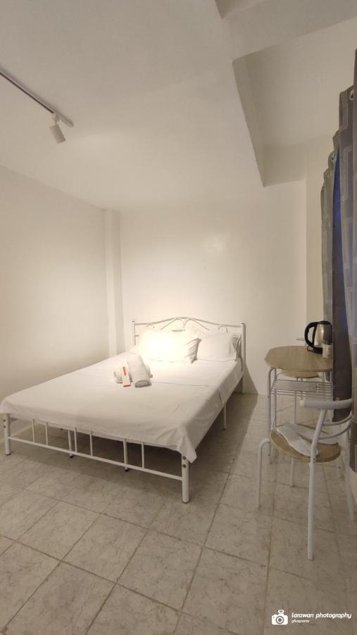 El Castillo Bed And Breakfast Angono Exterior photo