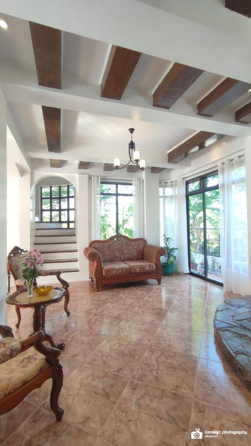 El Castillo Bed And Breakfast Angono Exterior photo