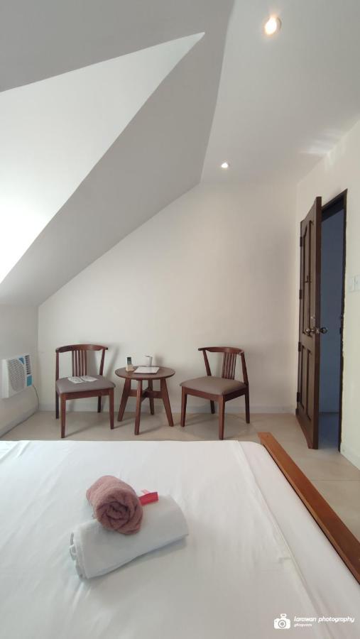 El Castillo Bed And Breakfast Angono Exterior photo