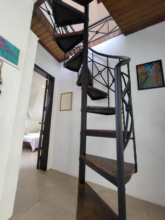 El Castillo Bed And Breakfast Angono Exterior photo